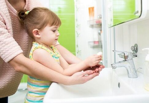 spălarea mâinilor pentru a preveni infecția cu paraziți